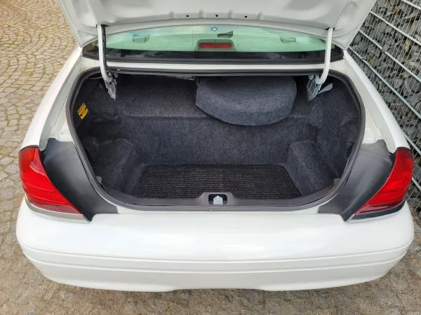 Ford Crown Victoria – zdjęcie 7