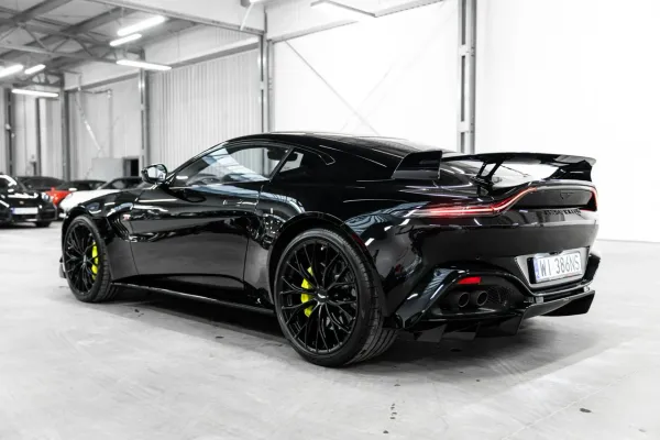 Aston Martin Vantage