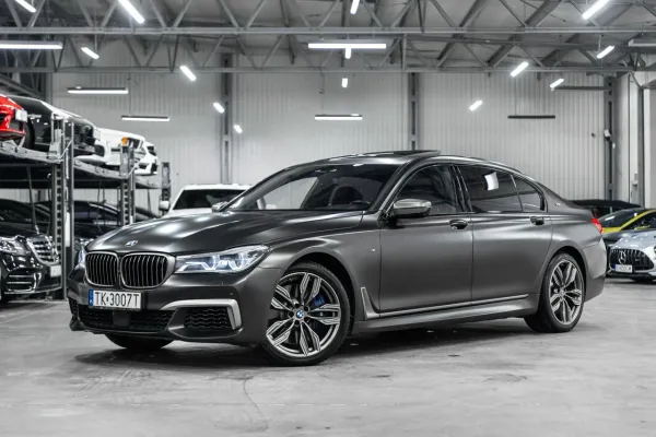 BMW M760 G12 – zdjęcie 1