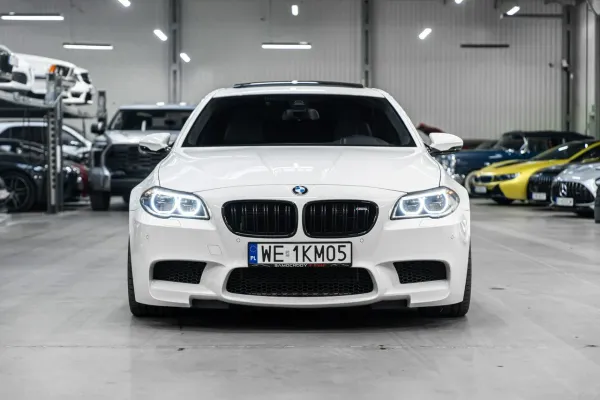 BMW M5 V – zdjęcie 3