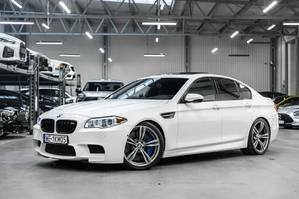 BMW M5 V – zdjęcie 1