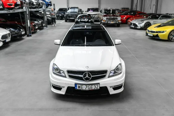 Mercedes C 63 AMG W204 – zdjęcie 4