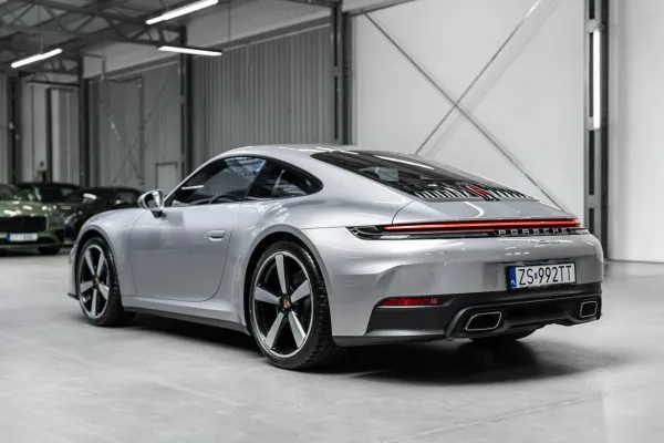 Porsche 911 992 – zdjęcie 6